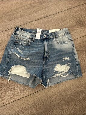 American Eagle Comfort Stretch Waistband Mom Shorts Distressed Size 8 / 29W NWT